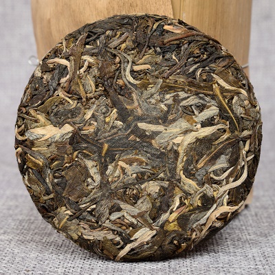 普洱生茶饼 早春春茶100克百龄金芽生茶 云南茶叶 不是老班章