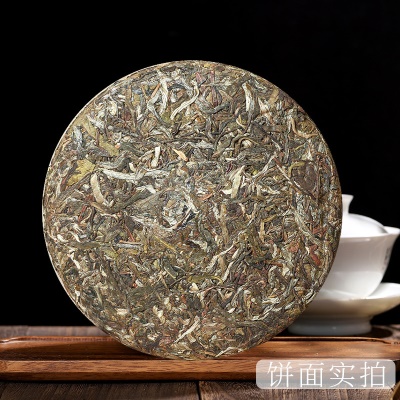 明前普洱茶生茶357克云南七子饼茶勐海古树茶叶自己喝生普茶饼
